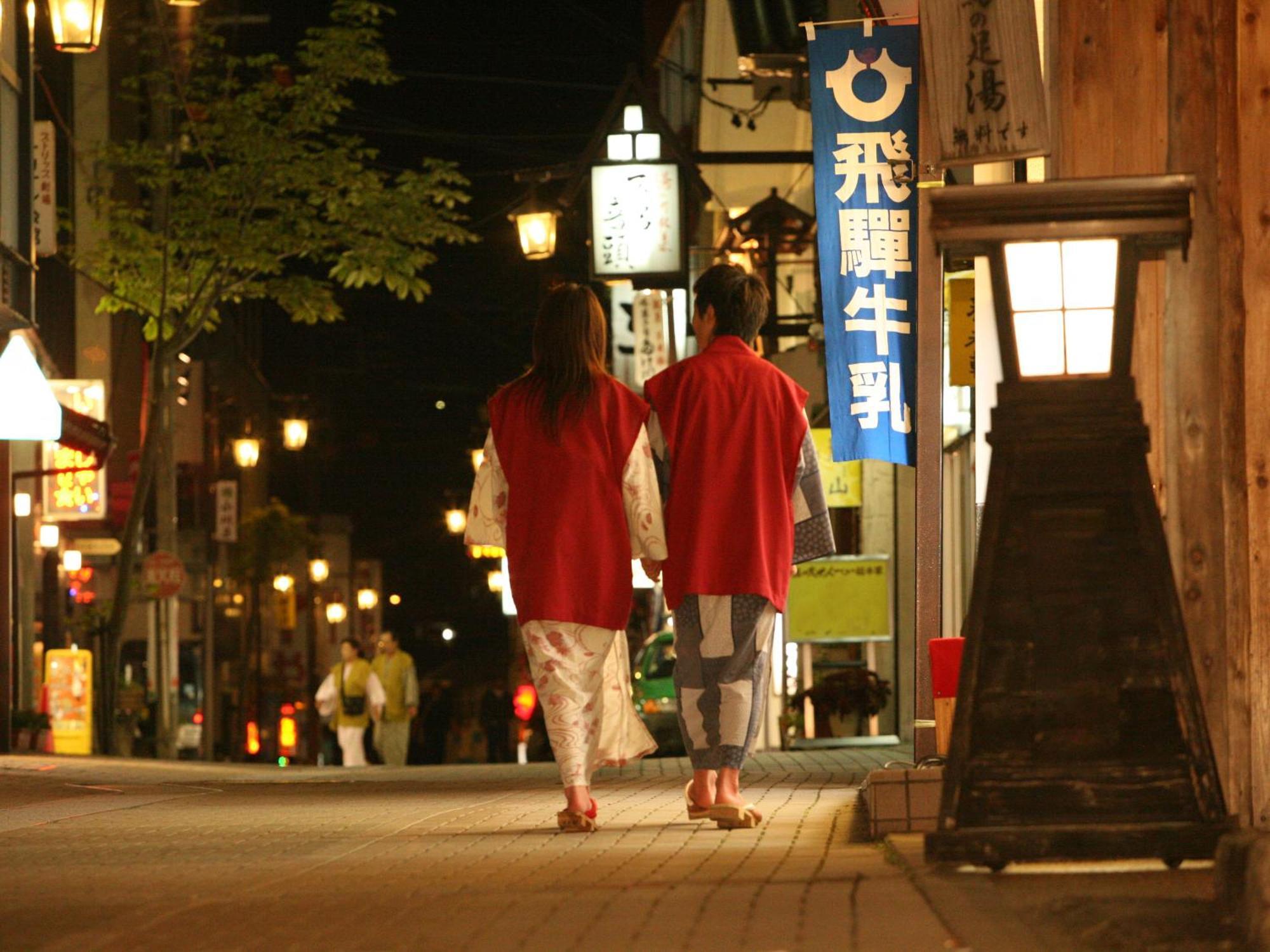 Ooedo Onsen Monogatari Gero Bekkan Hotel Buitenkant foto